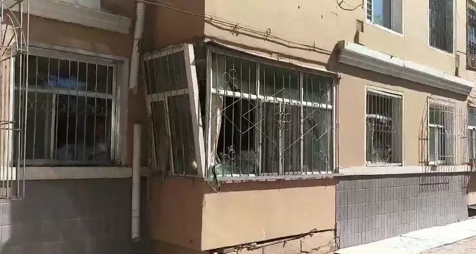 今晨，大慶經五街2-41號樓二單元一樓發生燃氣爆炸！